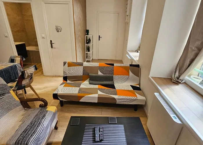 Chez Particulier A 15 Min A Pieds De La Gare De *